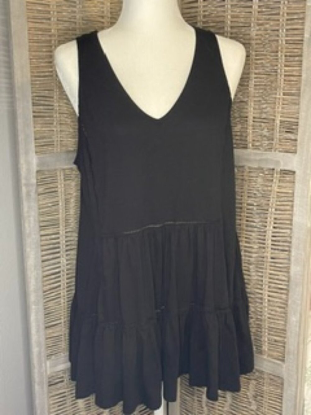 Black tank top/tunic from Time and Tru in an XL (16-18). (28)